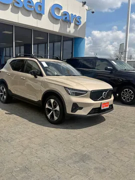 2026 Volvo XC40 B4 Plus