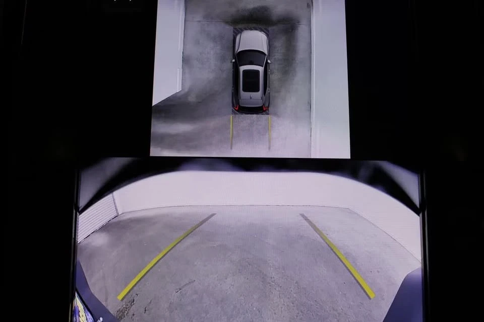 2026 Volvo XC40 - Image 12 of 20