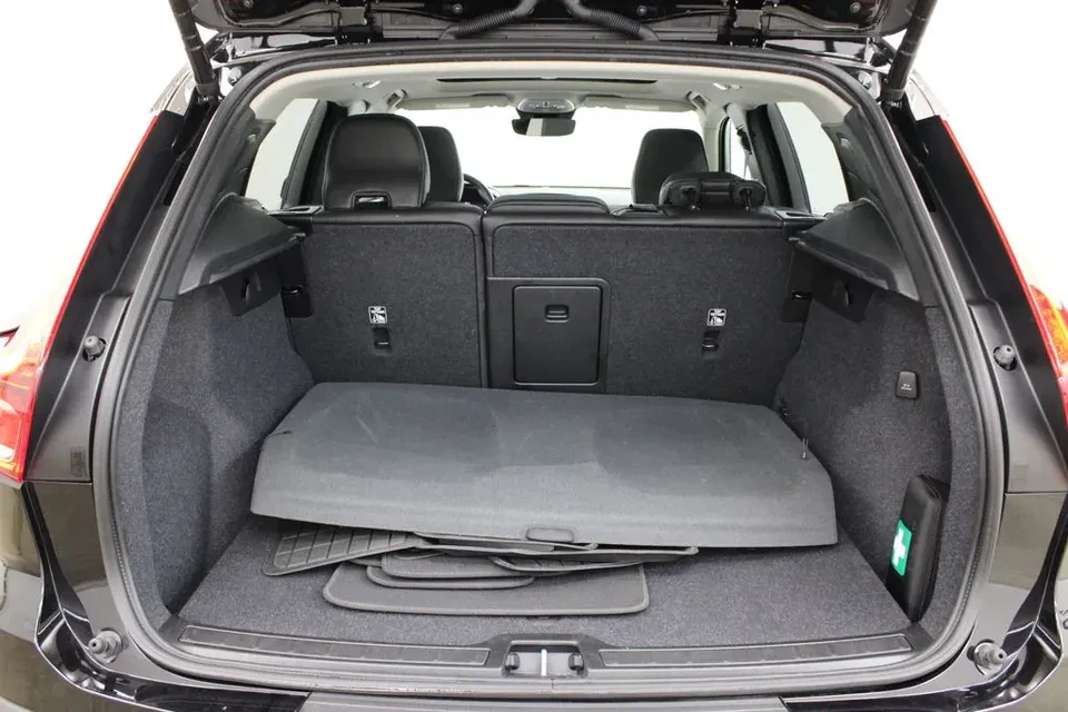 2026 Volvo XC40 - Image 6 of 20