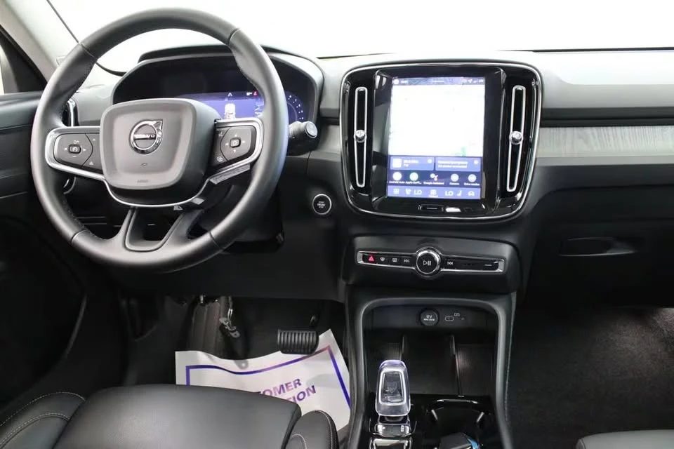 2026 Volvo XC40 - Image 17 of 20
