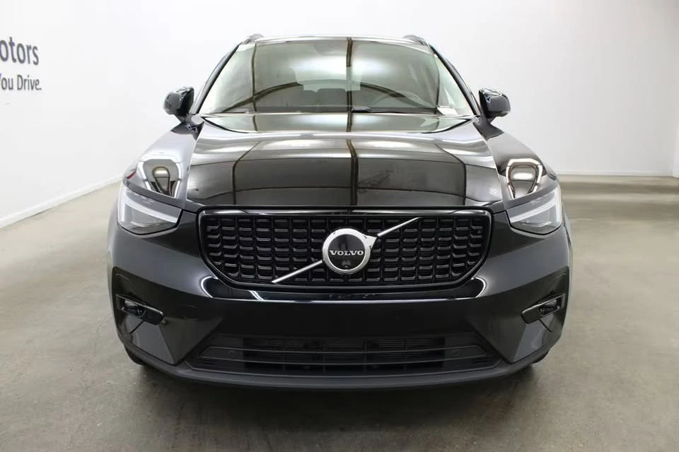 2026 Volvo XC40 - Image 4 of 20
