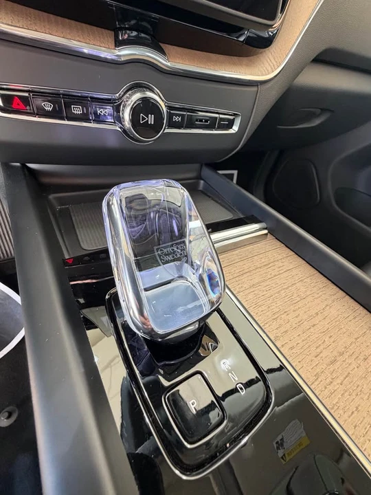 2026 Volvo XC60 2nd Gen - Image 13 of 18