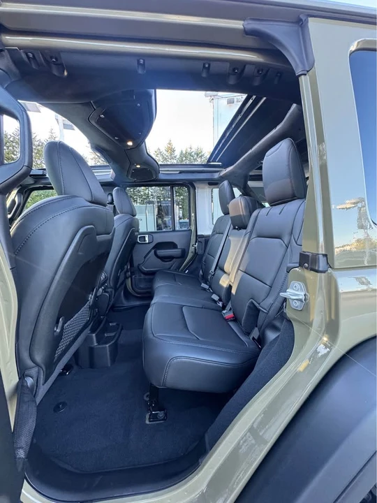 2026 Jeep JL Wrangler - Image 14 of 20