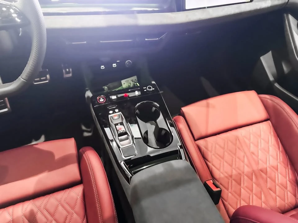 2027 Audi SQ6 e-tron - Image 14 of 20