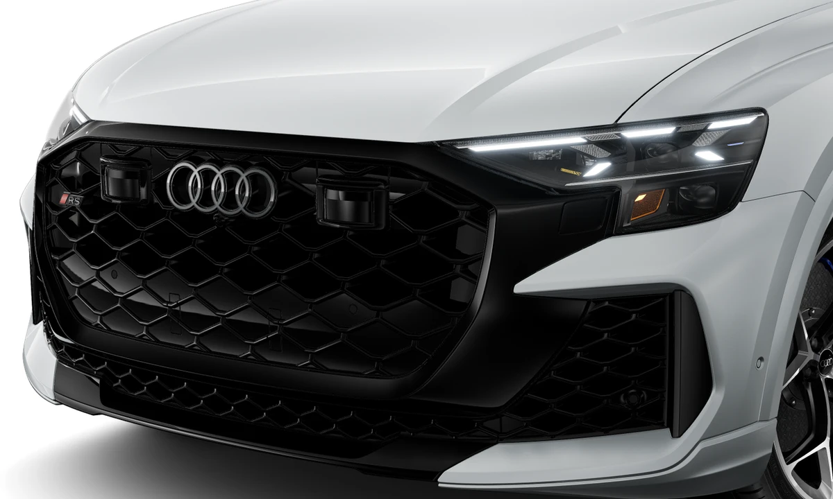 2027 Audi RS Q8 Performance - Image 10 of 25