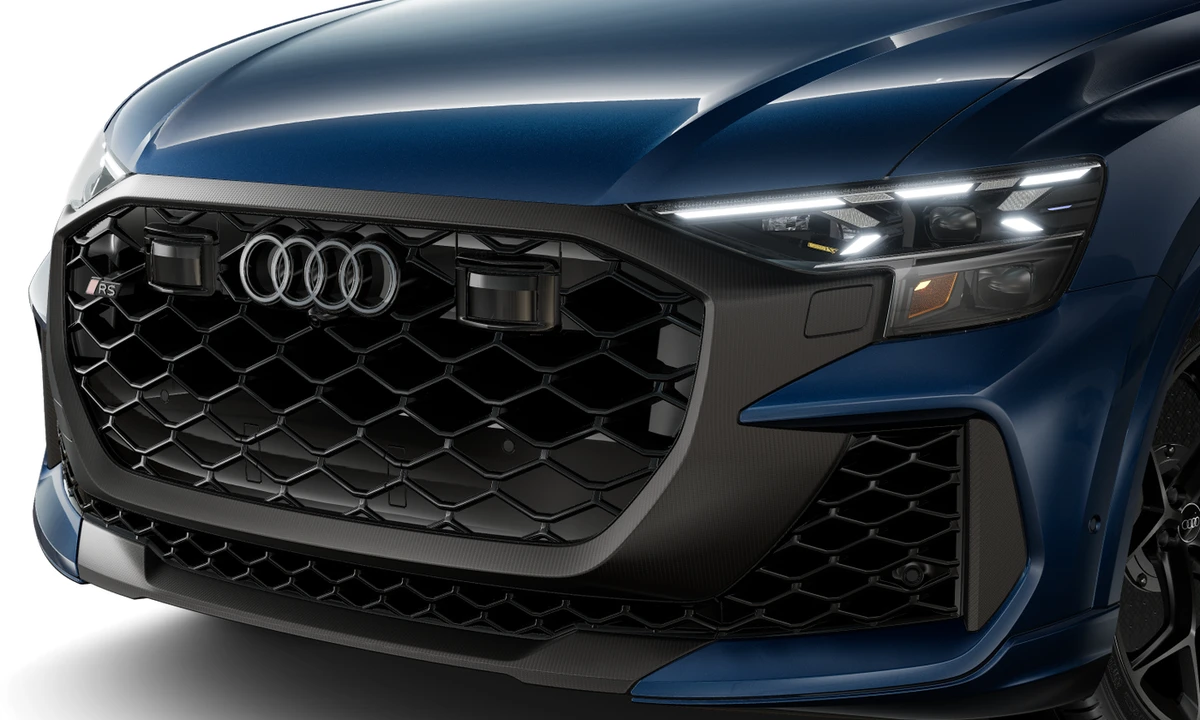 2027 Audi RS Q8 Performance - Image 10 of 25