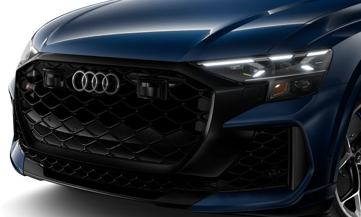 2027 Audi RS Q8 Performance - Image 10 of 25