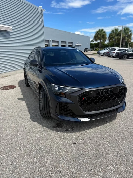 2027 Audi RS Q8 Performance - Image 7 of 20