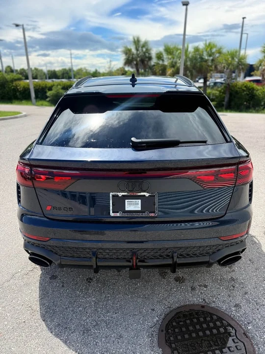 2027 Audi RS Q8 Performance - Image 11 of 20