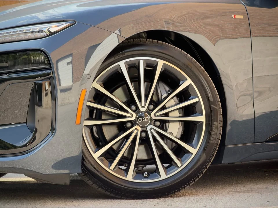 2027 Audi Q8 e-tron - Image 5 of 20