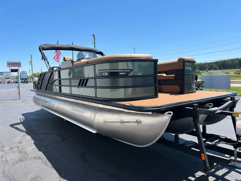 2027 Bentley - Image 2 of 10
