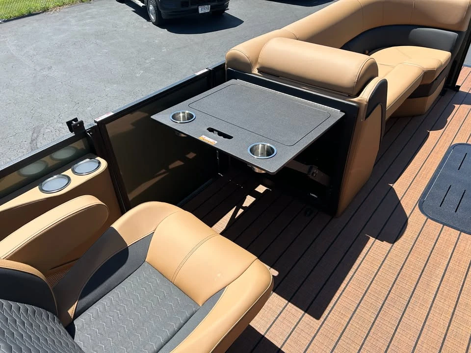 2027 Bentley - Image 4 of 10