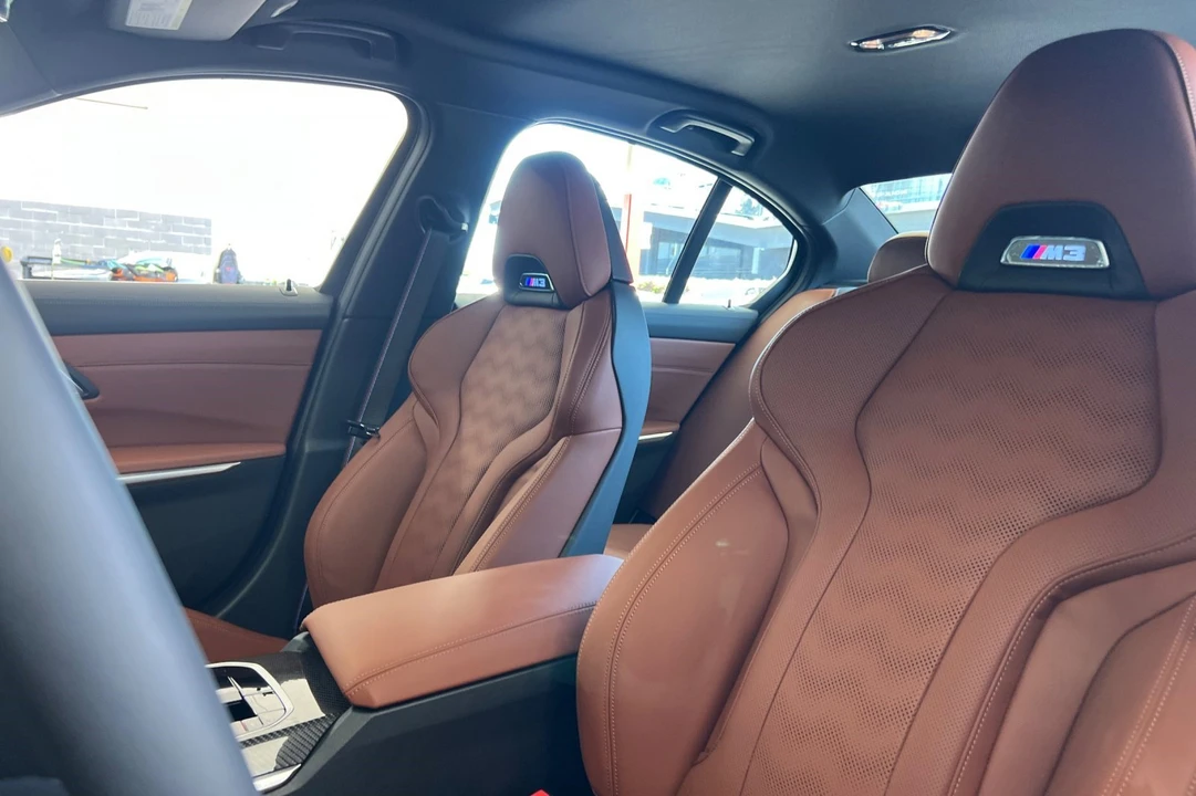 2027 BMW - Image 19 of 28