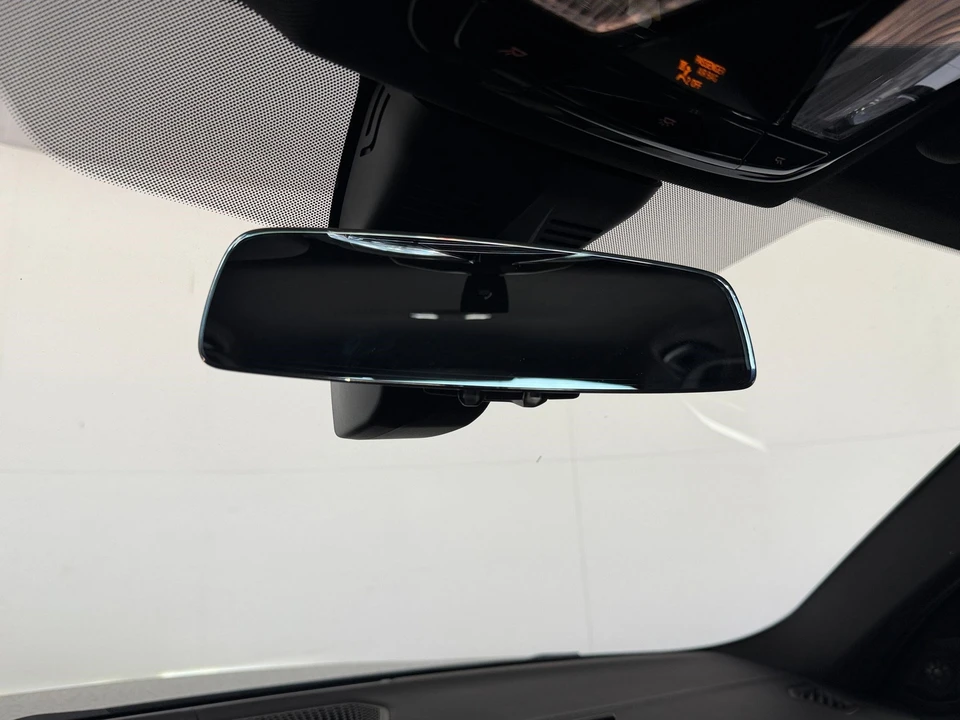 2027 BMW - Image 18 of 31