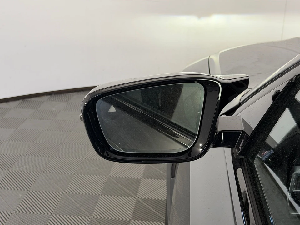 2027 BMW - Image 21 of 31