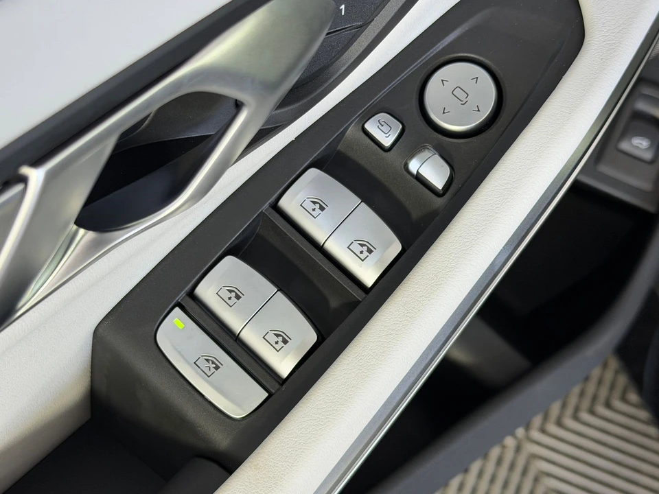 2027 BMW - Image 22 of 31