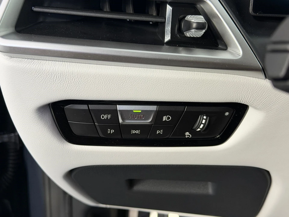 2027 BMW - Image 17 of 31