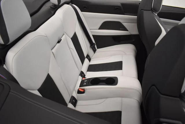 2027 BMW G82/G83 M4 - Image 19 of 31