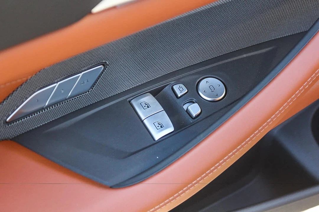 2027 BMW G82/G83 M4 - Image 24 of 31