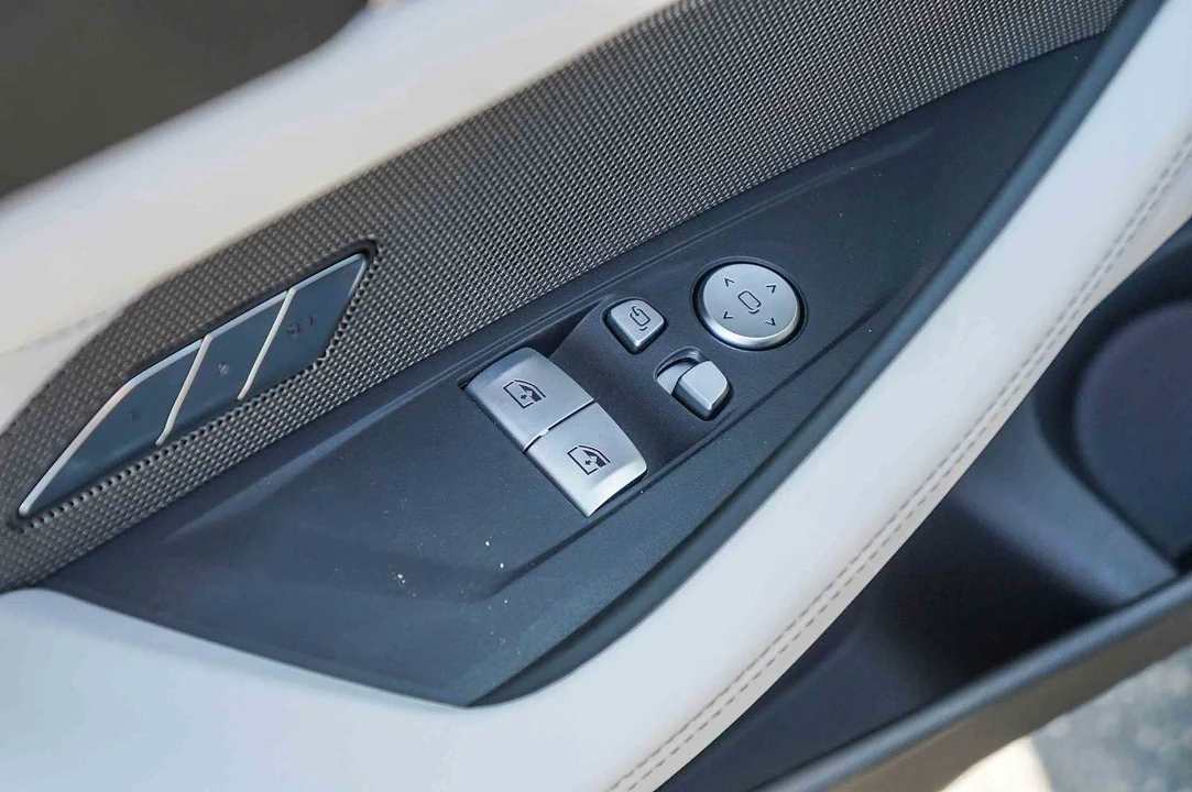 2027 BMW G82/G83 M4 - Image 20 of 28