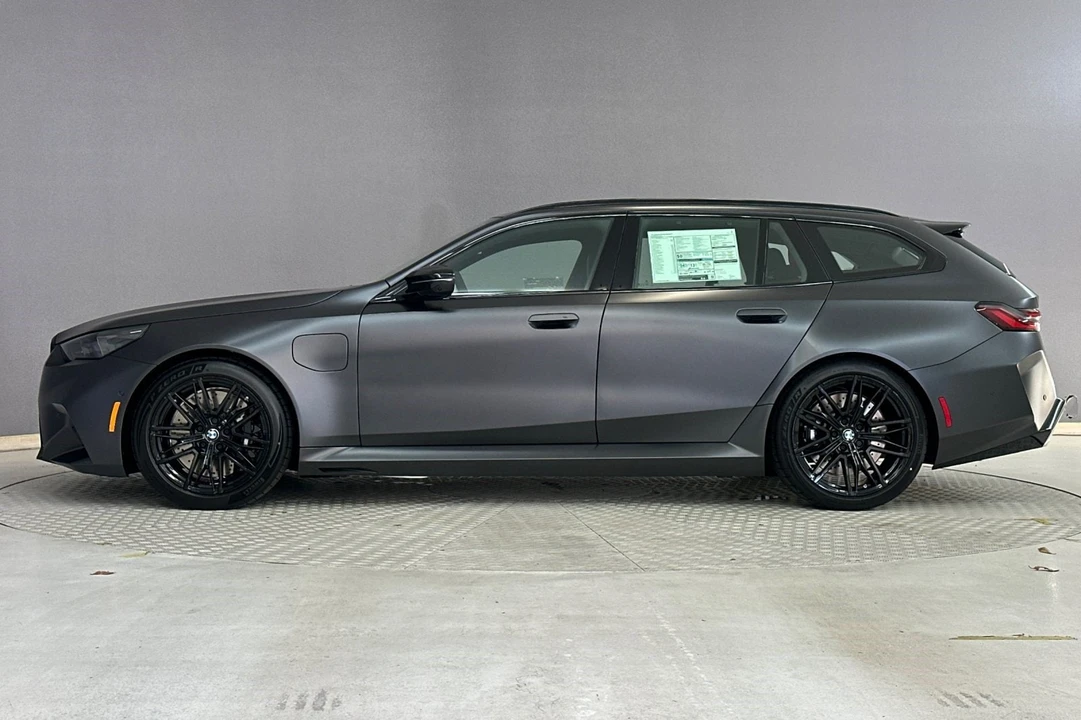 2027 BMW G90/G99 M5 - Image 2 of 30