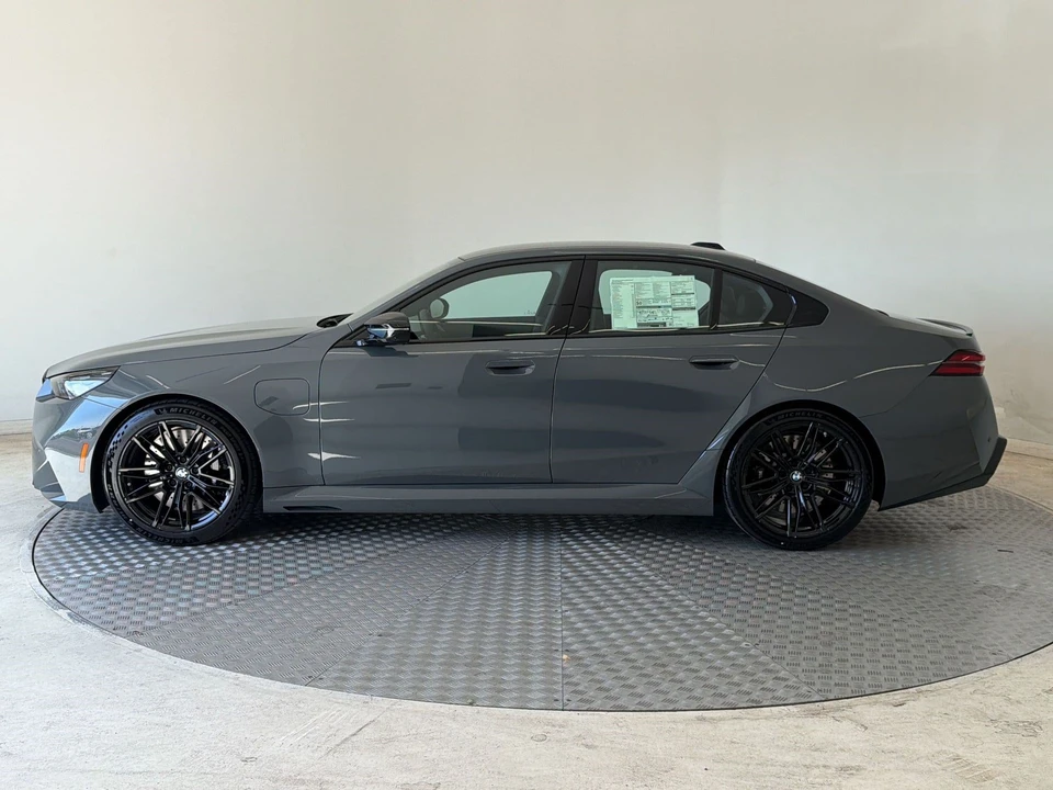2027 BMW G90/G99 M5 - Image 2 of 31