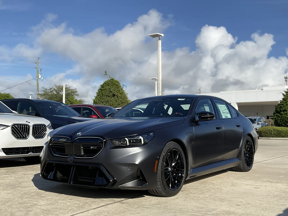 2027 BMW G90/G99 M5 - Image 3 of 31