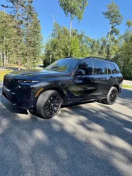 2027 BMW X7 M60i Sport Utility 4D
