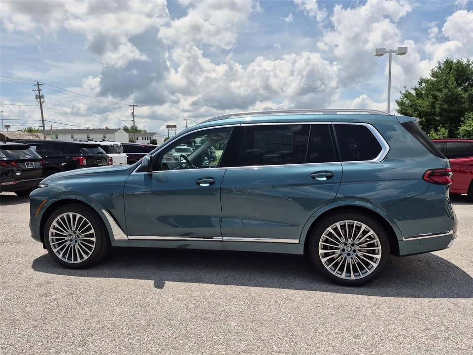 2027 BMW G07 X7 - Image 2 of 20