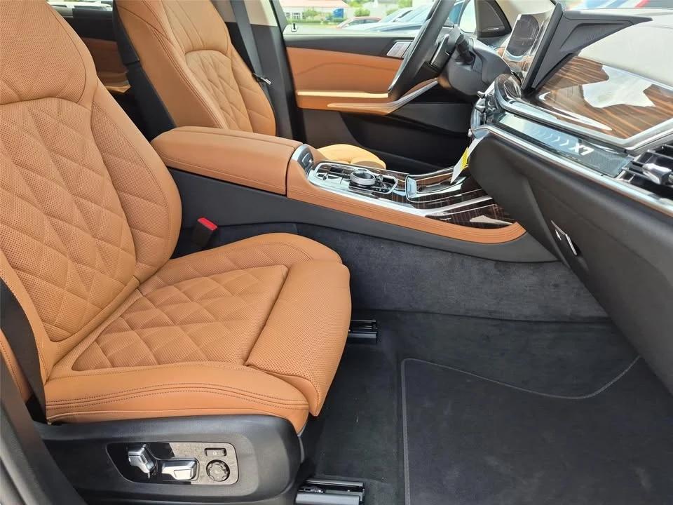 2027 BMW G07 X7 - Image 14 of 20