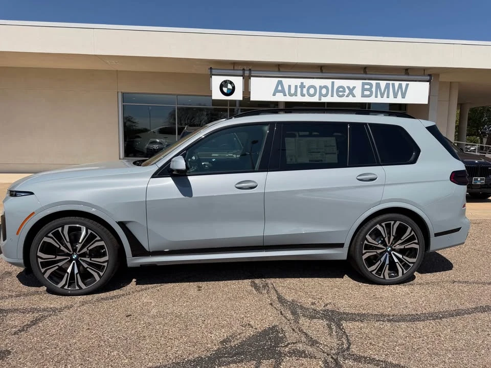 2027 BMW G07 X7 - Image 2 of 15