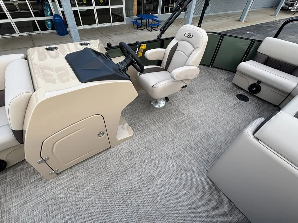 2027 Bentley - Image 16 of 20