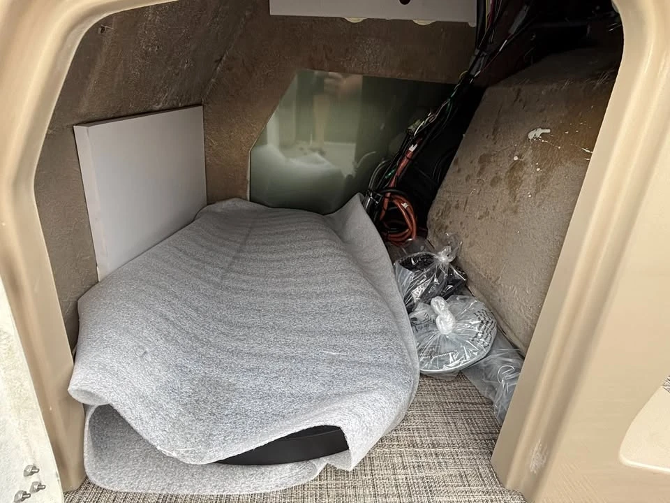 2027 Bentley - Image 17 of 20