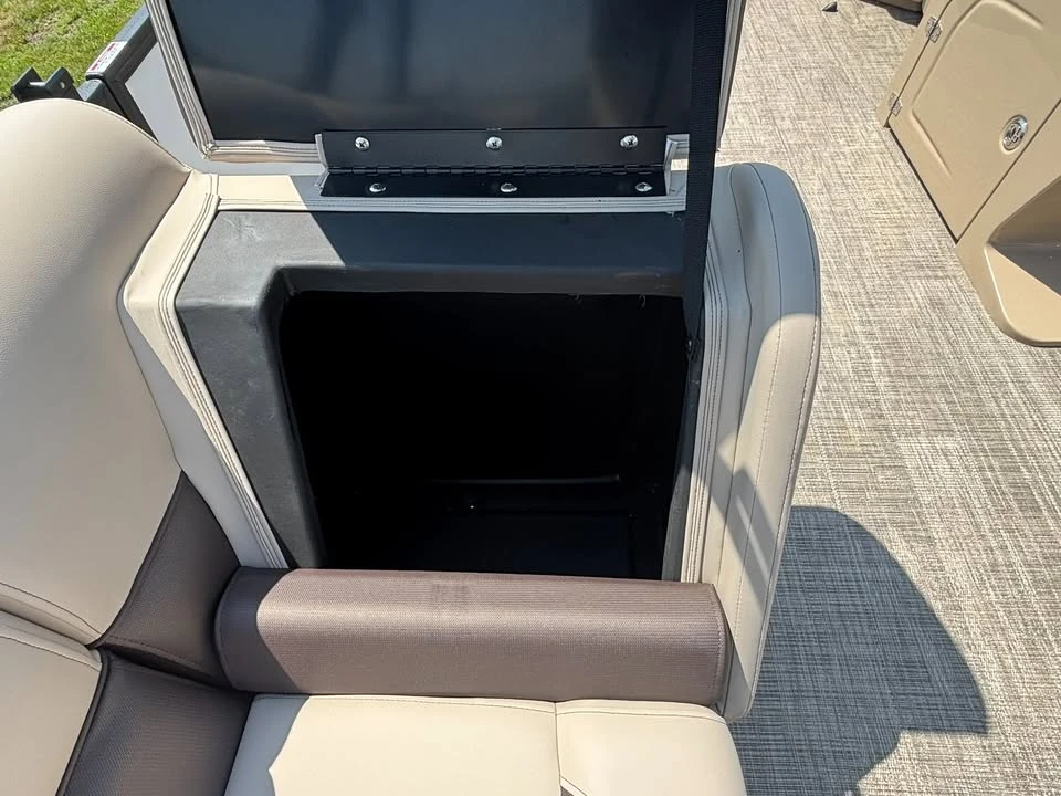 2027 Bentley - Image 14 of 20