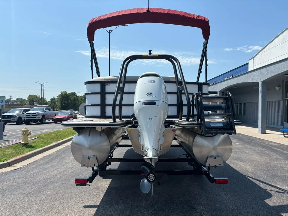 2027 Bentley - Image 17 of 20