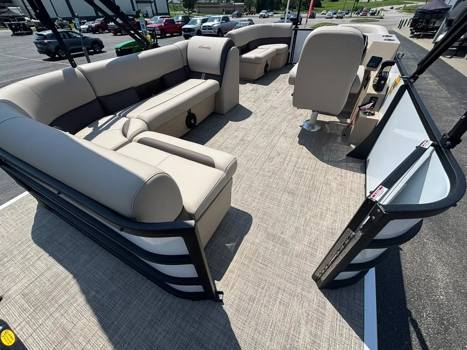 2027 Bentley - Image 9 of 20