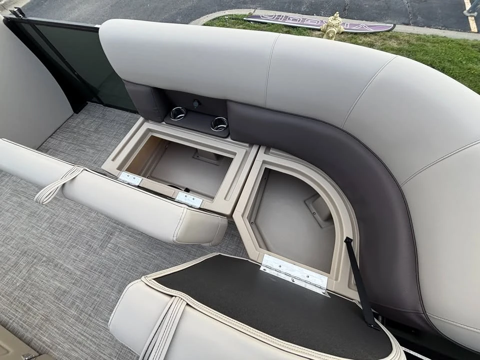 2027 Bentley - Image 13 of 20