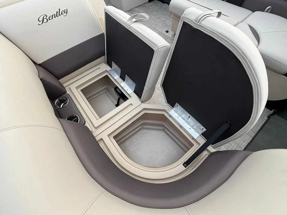 2027 Bentley - Image 12 of 20