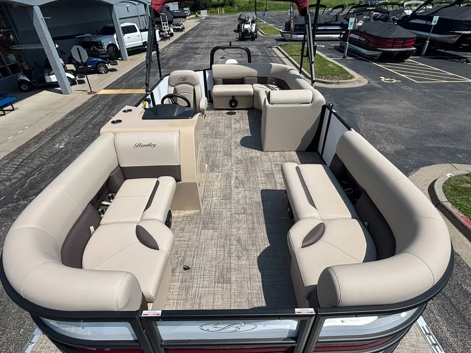 2027 Bentley - Image 18 of 20