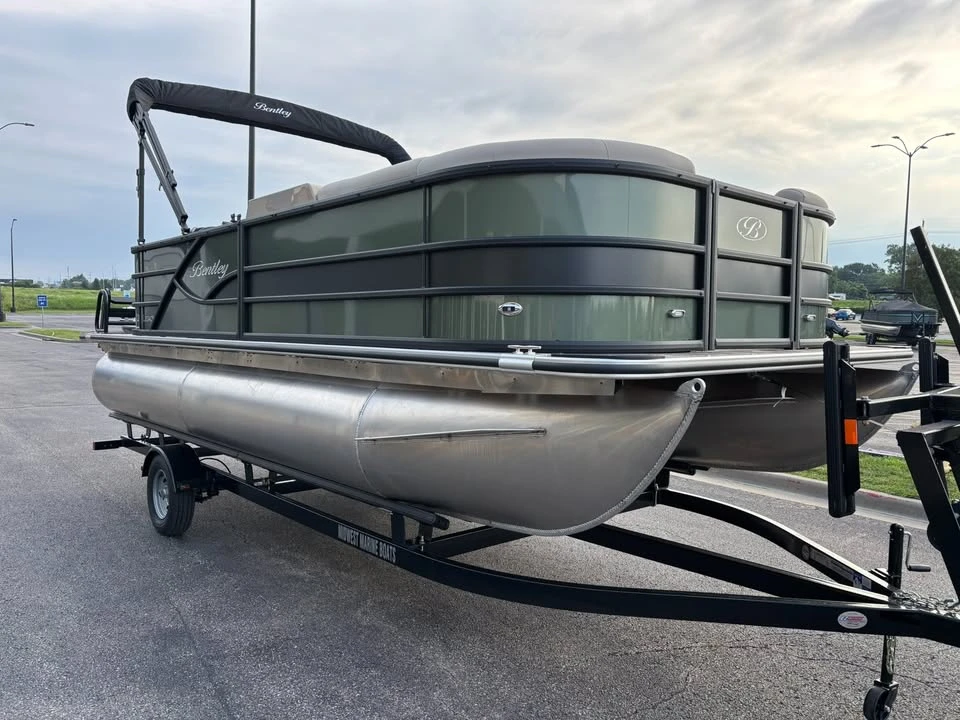 2027 Bentley - Image 5 of 20