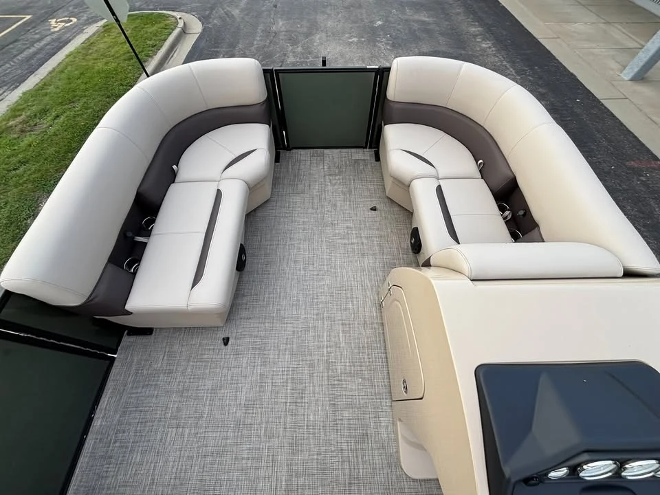2027 Bentley - Image 14 of 20