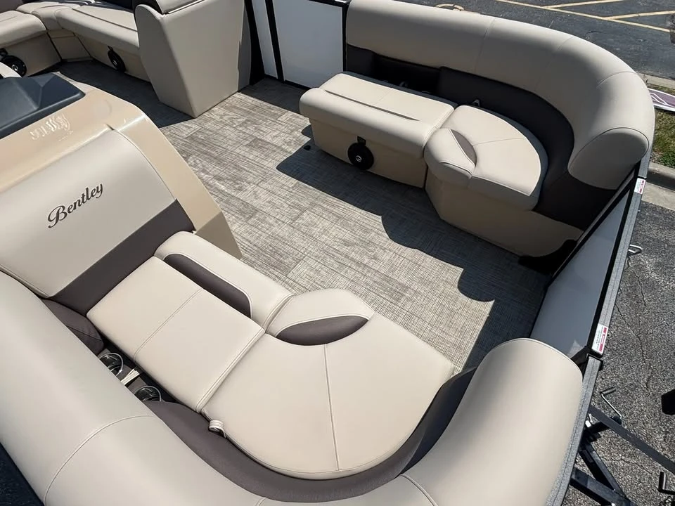 2027 Bentley - Image 19 of 20