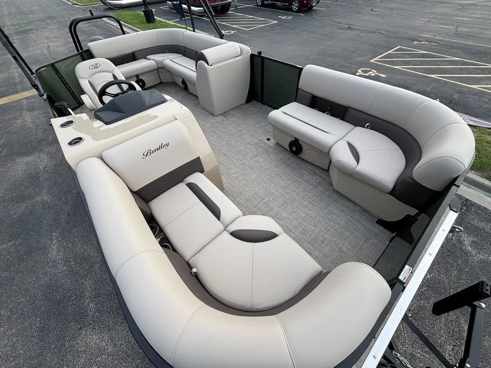 2027 Bentley - Image 11 of 20