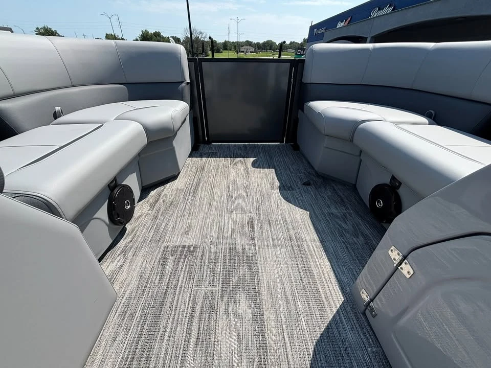 2027 Bentley - Image 14 of 20