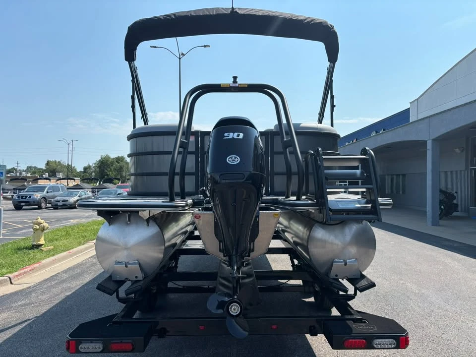 2027 Bentley - Image 7 of 20