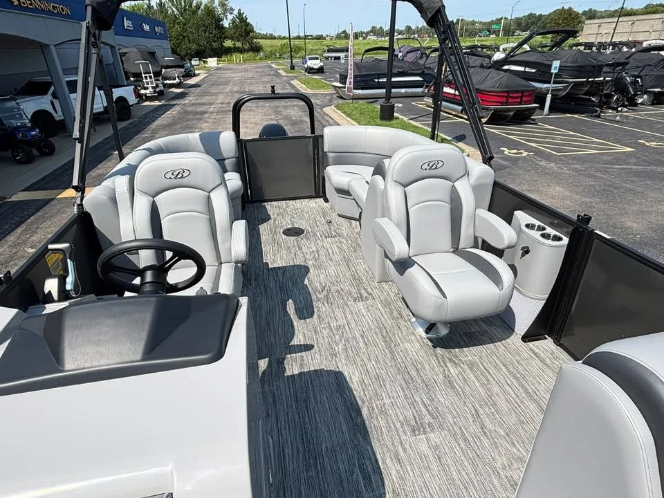 2027 Bentley - Image 17 of 20