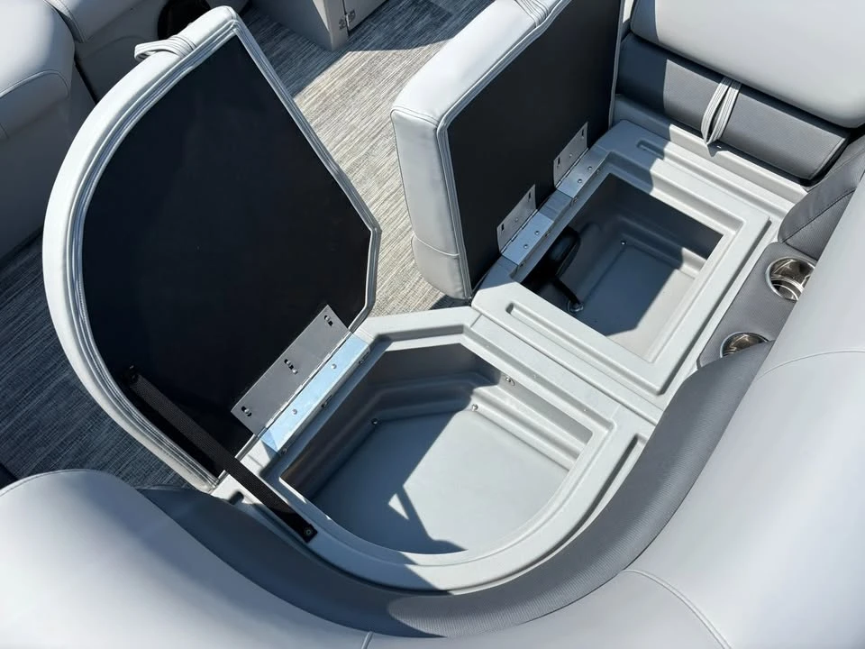 2027 Bentley - Image 11 of 20