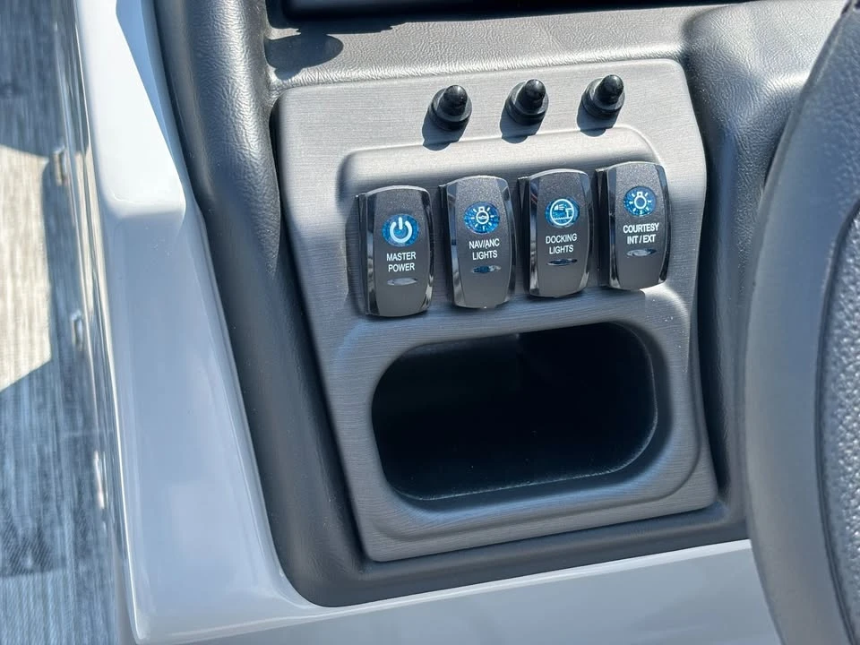 2027 Bentley - Image 19 of 20