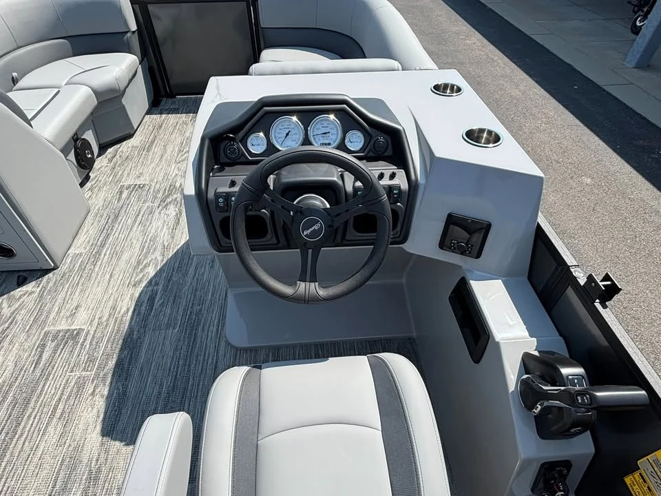 2027 Bentley - Image 18 of 20