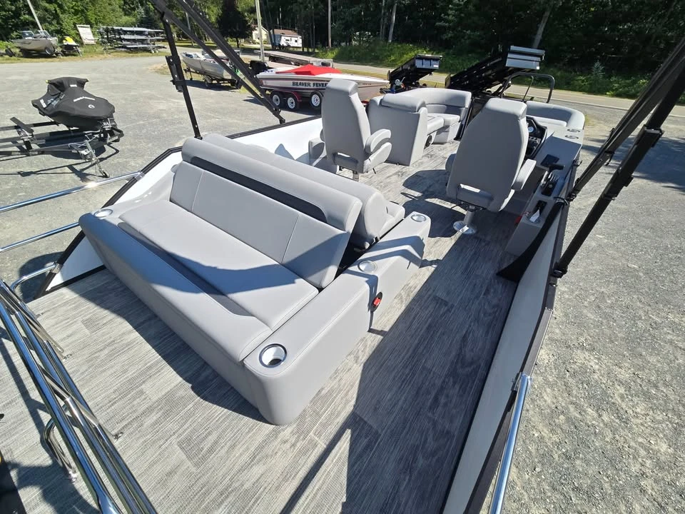 2027 Bentley - Image 15 of 16